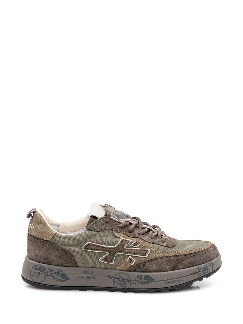 Sneakers con Suola Grafica