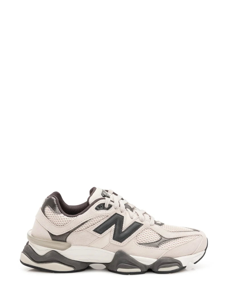 Sneakers con Pannelli Sovrapposti