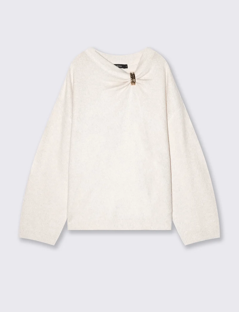 Pullover con scollo e dettaglio gioiello - Avorio
