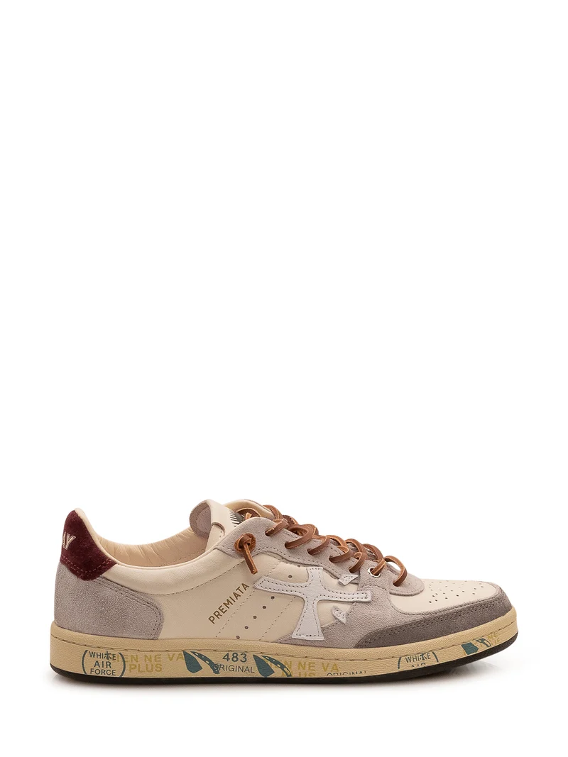 Sneaker Bassa con Pannelli e Dettagli Grafici