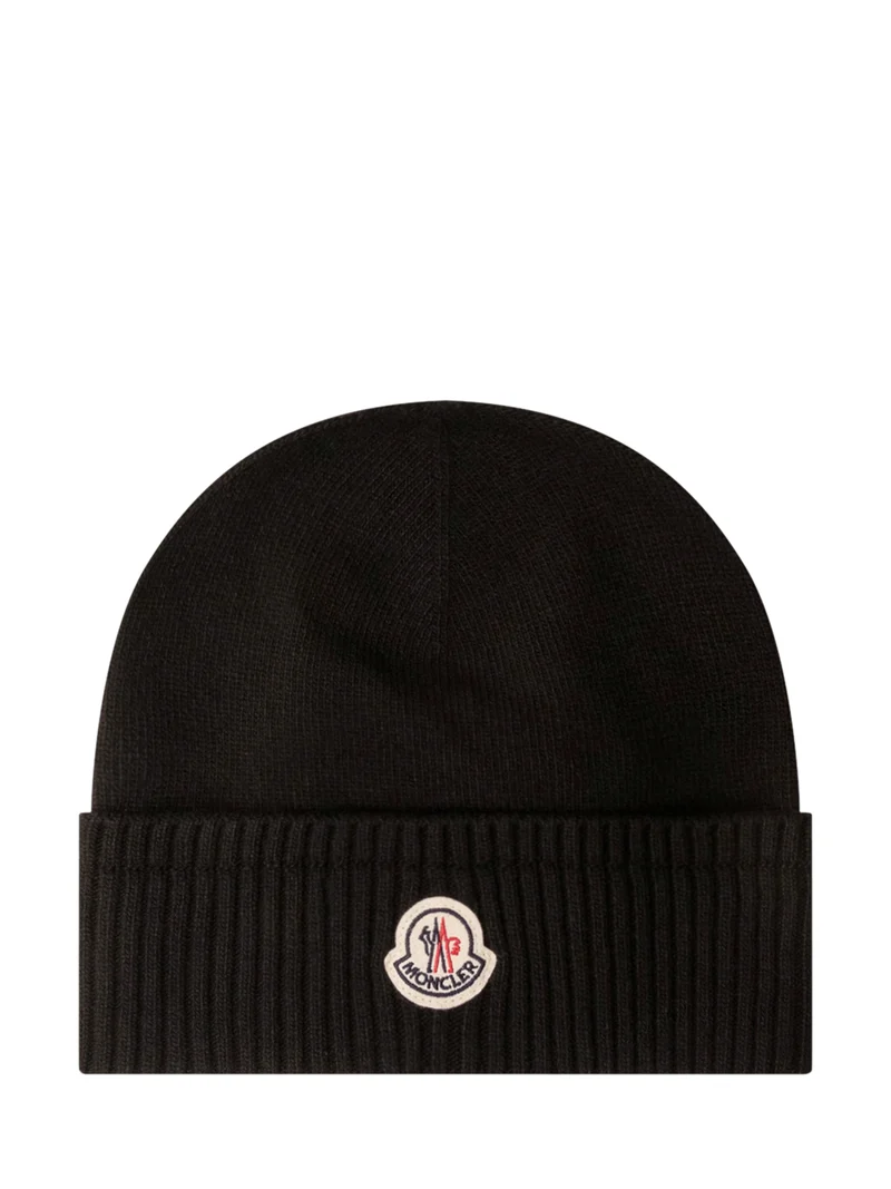 Beanie con Risvolto e Patch Logo Frontale