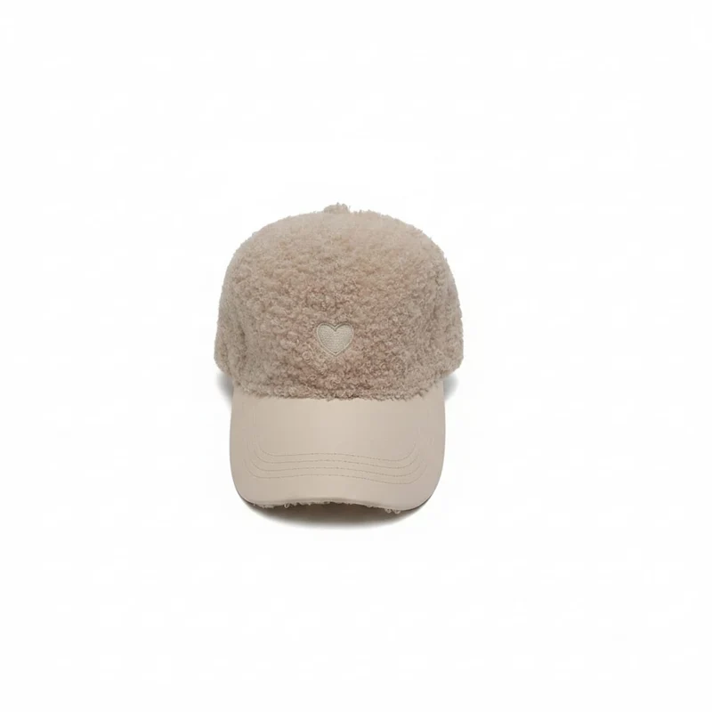 Baseball effetto pelle con visiera finta - Bianco panna