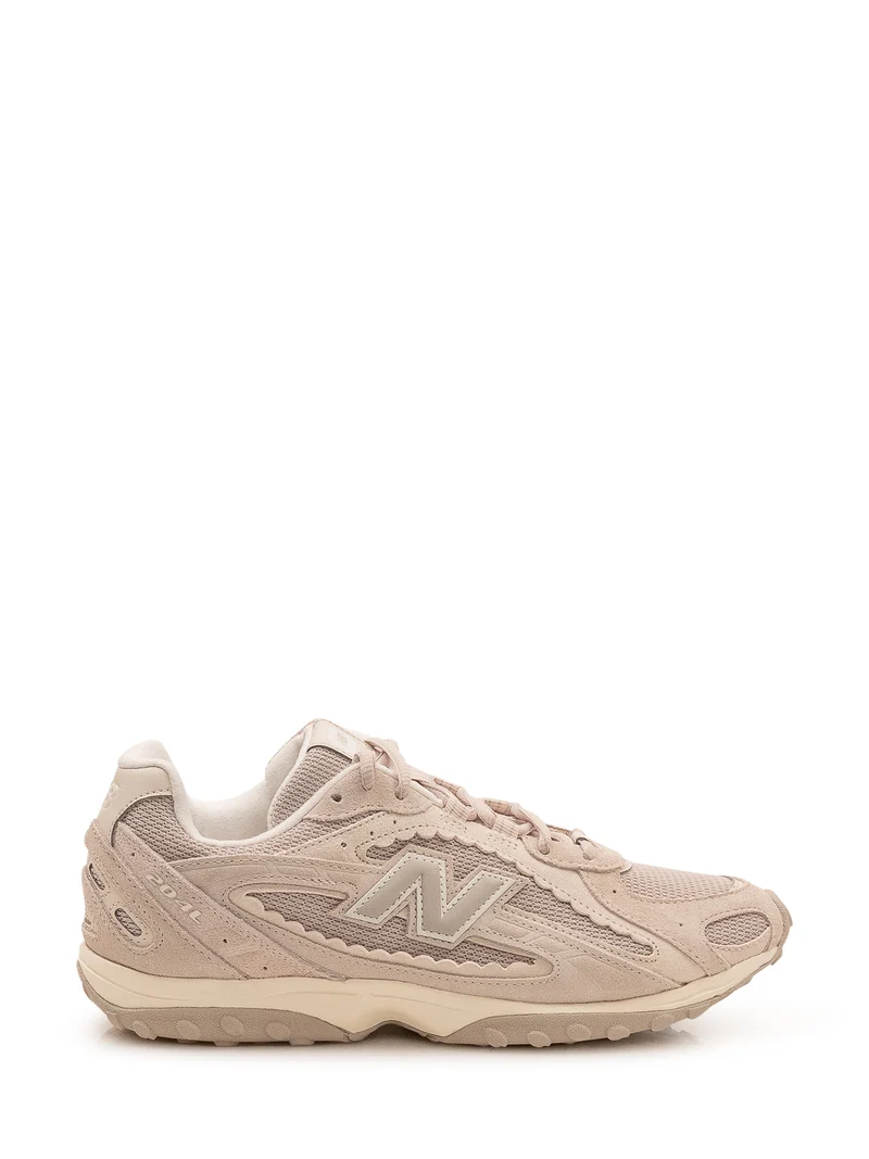 Sneakers con Inserti Sovrapposti
