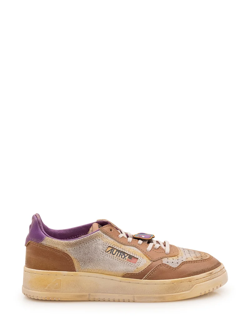 Sneaker Sup Vint Low con Charm sui Lacci