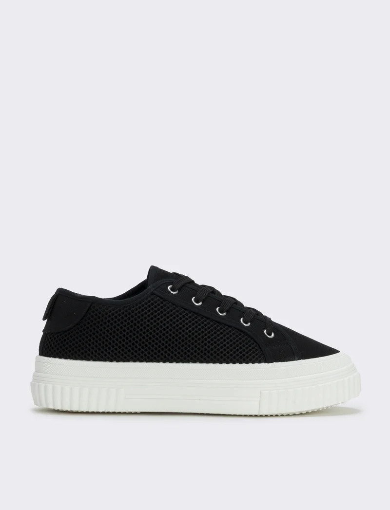 Sneakers da effetto rete in due colori - Nero
