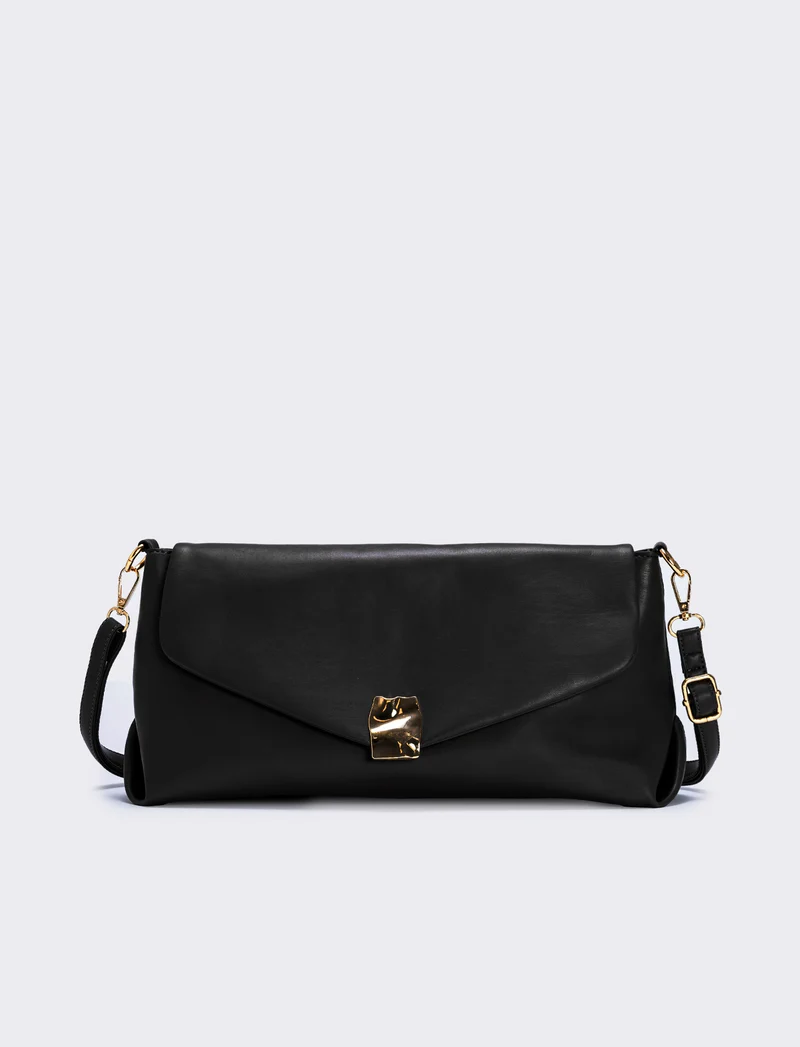 Pochettone effetto pelle con patta - Nero