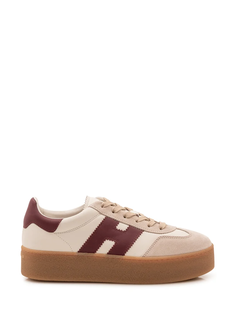 Sneaker Traditional con Suola Sagomata