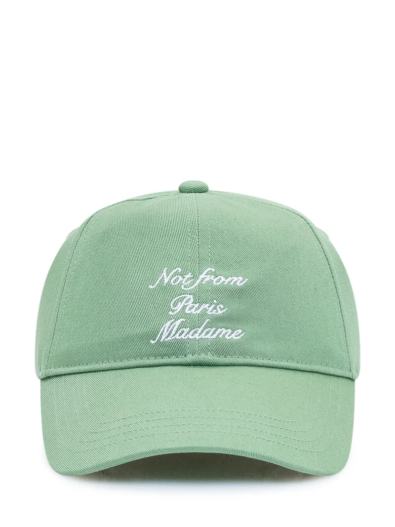 Cappello con Ricamo Slogan