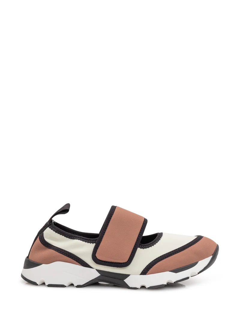Sneakers con Chiusura a Strappo