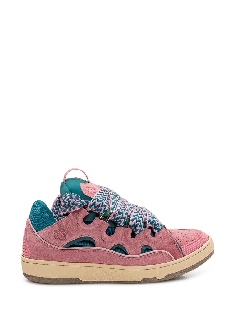 Sneakers Curb