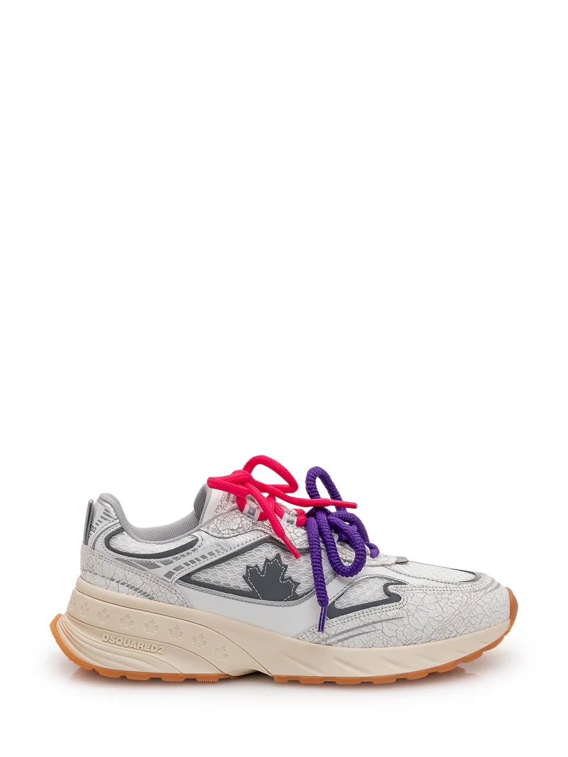 Sneakers dal design dinamico con lacci a contrasto