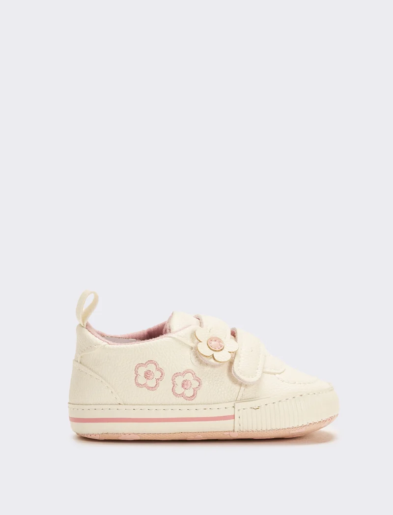 Scarpa con strappi da neonata - Bianco