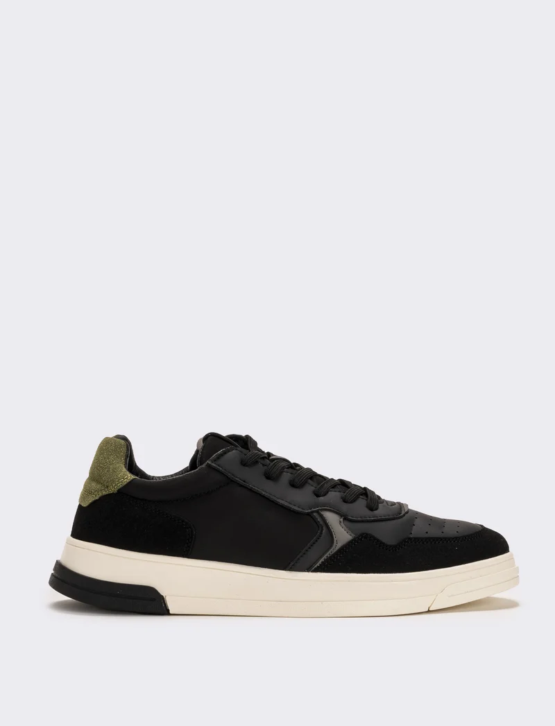 Sneakers con dettaglio sul tallone da uomo - Nero-verde