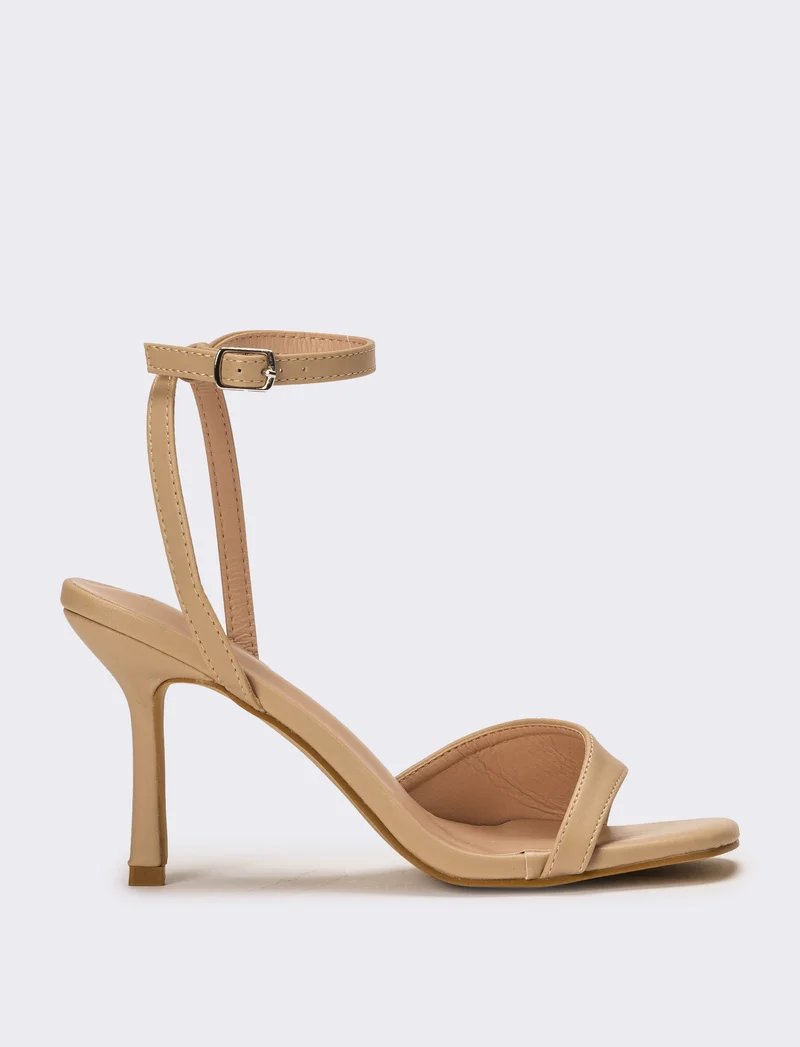 Sandalo da donna con punta squadrata - Naturale