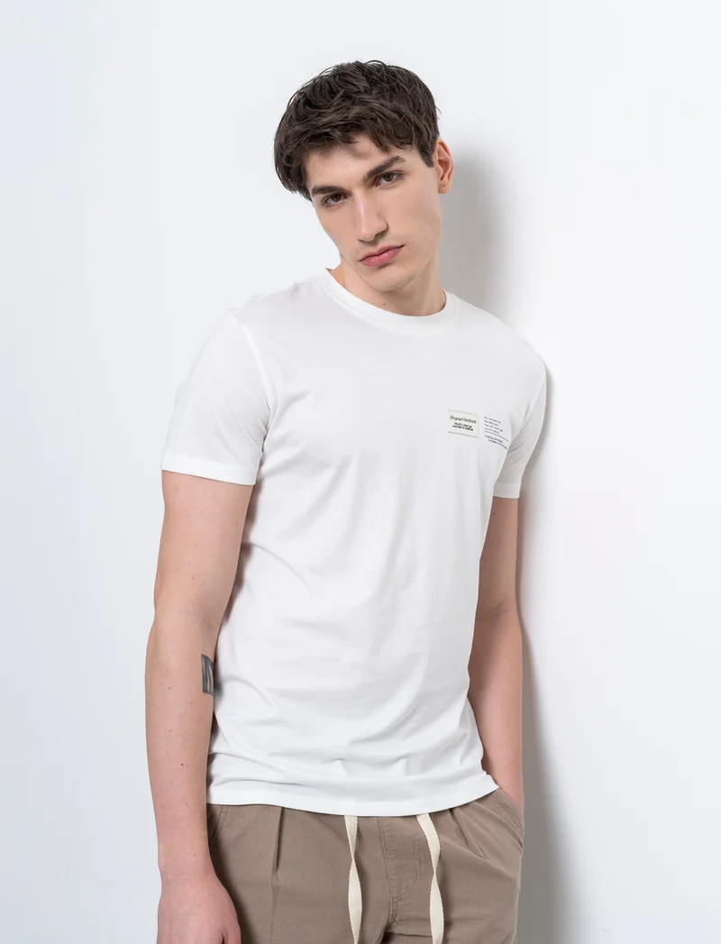 T-shirt in cotone premium con patch e stampina da uomo - Bianco